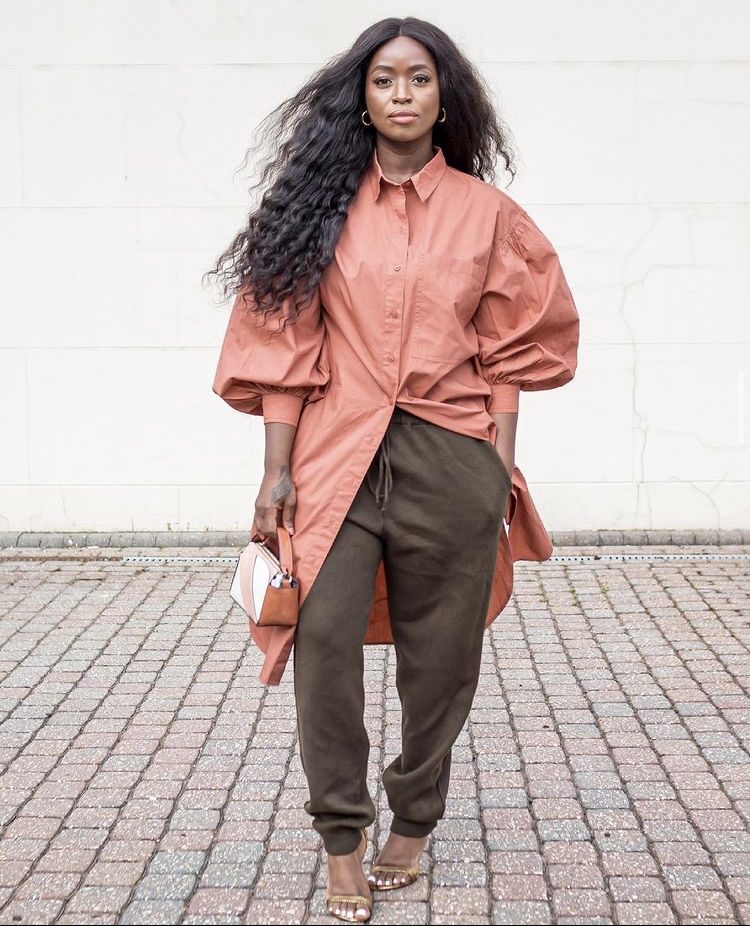 how to style an oversize shirt